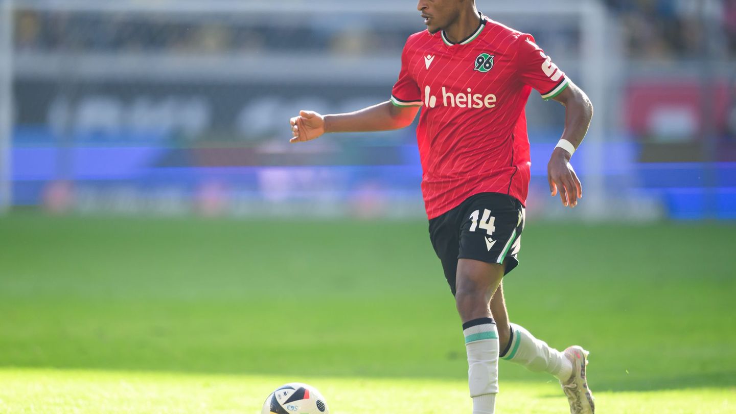 Melkamu Frauendorf (hier im Trikot von Hannover 96 II) wurde nach Angaben der Kickers Offenbach und der Stuttgarter Kickers rass