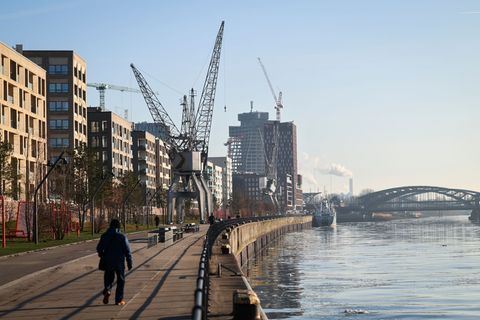 Im Elbtower soll ein Fünf-Sterne-Luxushotel entstehen. (Archivbild) Foto: Christian Charisius/dpa