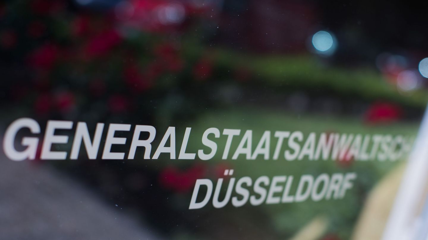 Laut der Generalstaatsanwaltschaft Düsseldorf soll die Frau knapp zwei Jahre lang Aktivitäten des Islamischen Staats unterstützt