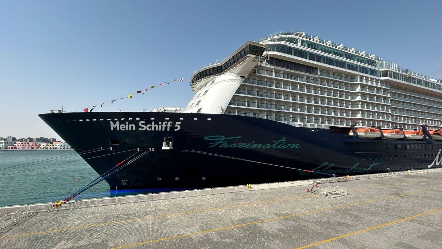 Gestrandet in Doha: So geht es den Passagieren auf der "Mein Schiff 5"