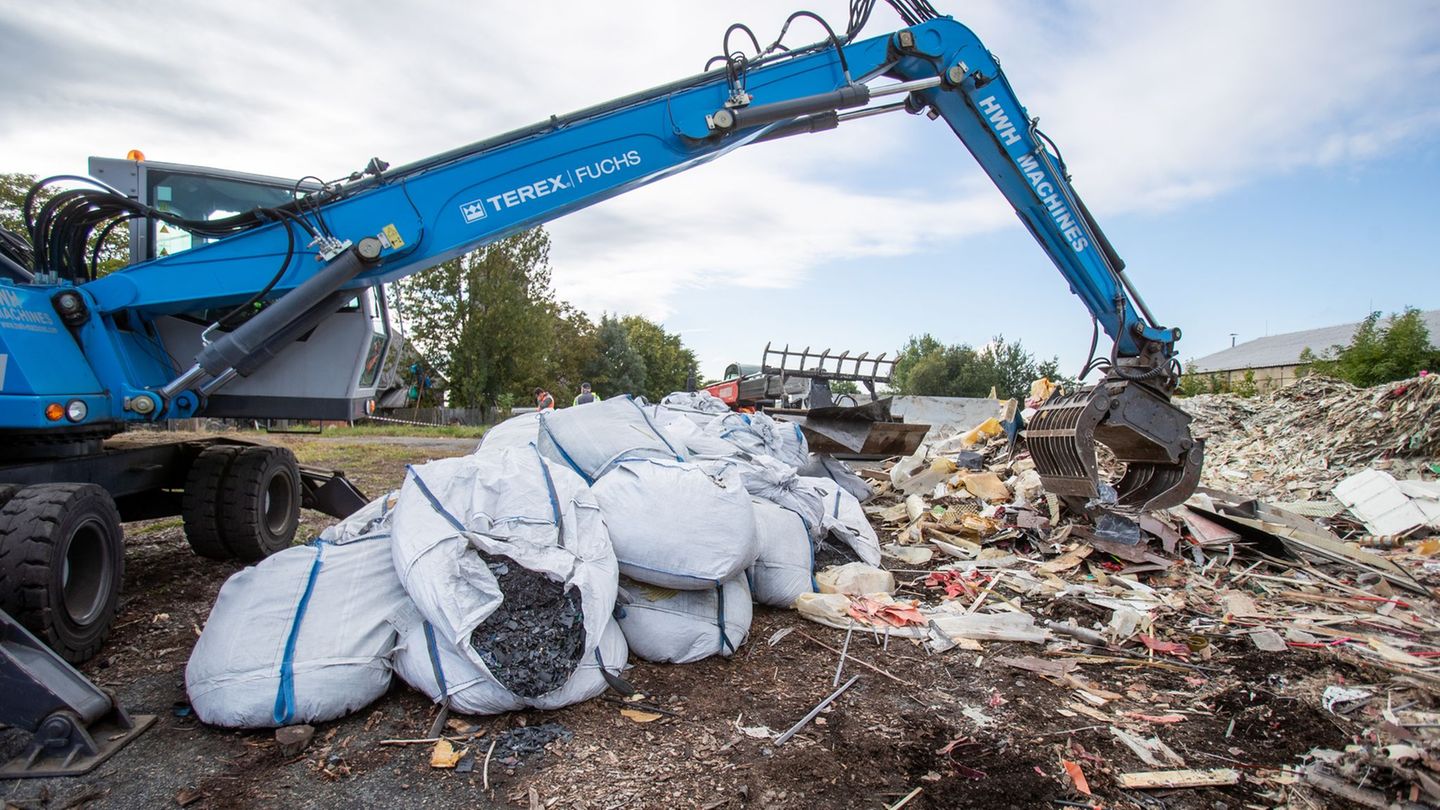 Die bayerischen Behörden mussten an die 300 Tonnen Müll aus Tschechien zurückholen lassen. (Archivlbild) Foto: Pryèek Vladimír/C