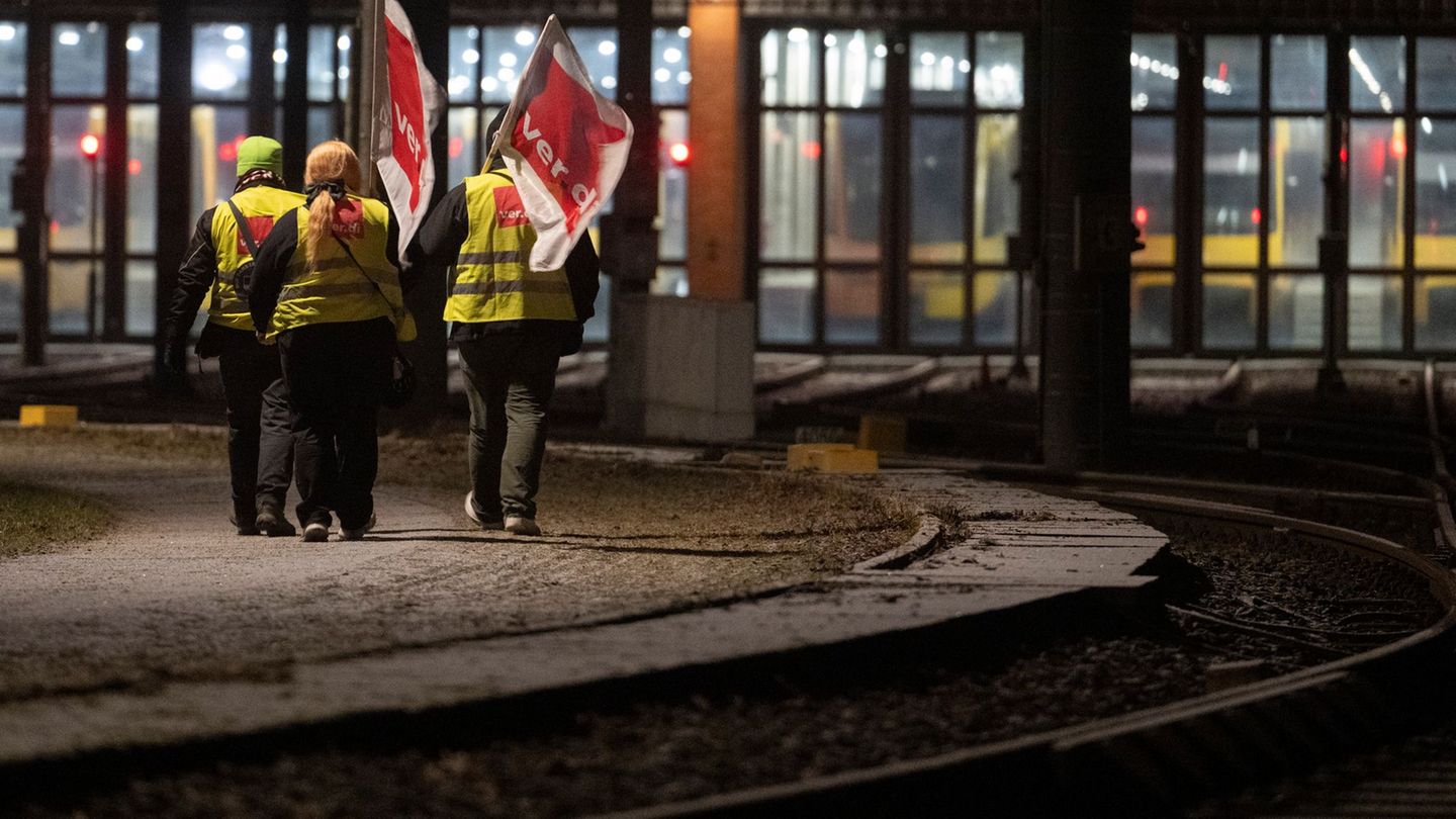 Busse und Bahnen: Verdi: Keine Nahverkehr-Warnstreiks in den nächsten Tagen