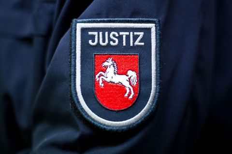 Der Verdächtige kam nach dem Angriff im VW-Werk in Untersuchungshaft. (Symbolbild) Foto: picture alliance / dpa