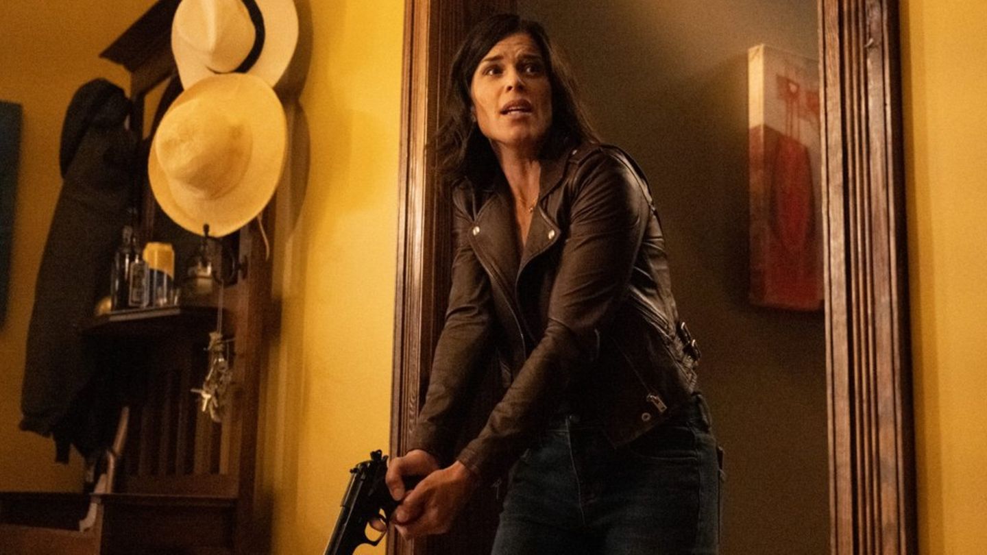 Neve Campbell kehrt in "Scream 7" als Sidney Prescott zurück.