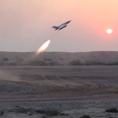 Billigwaffe mit großer Wirkung: Drohnen-Manöver der iranischen Revolutionsgarden nahe der Straße von Hormuz am Persischen Golf vor wenigen Wochen