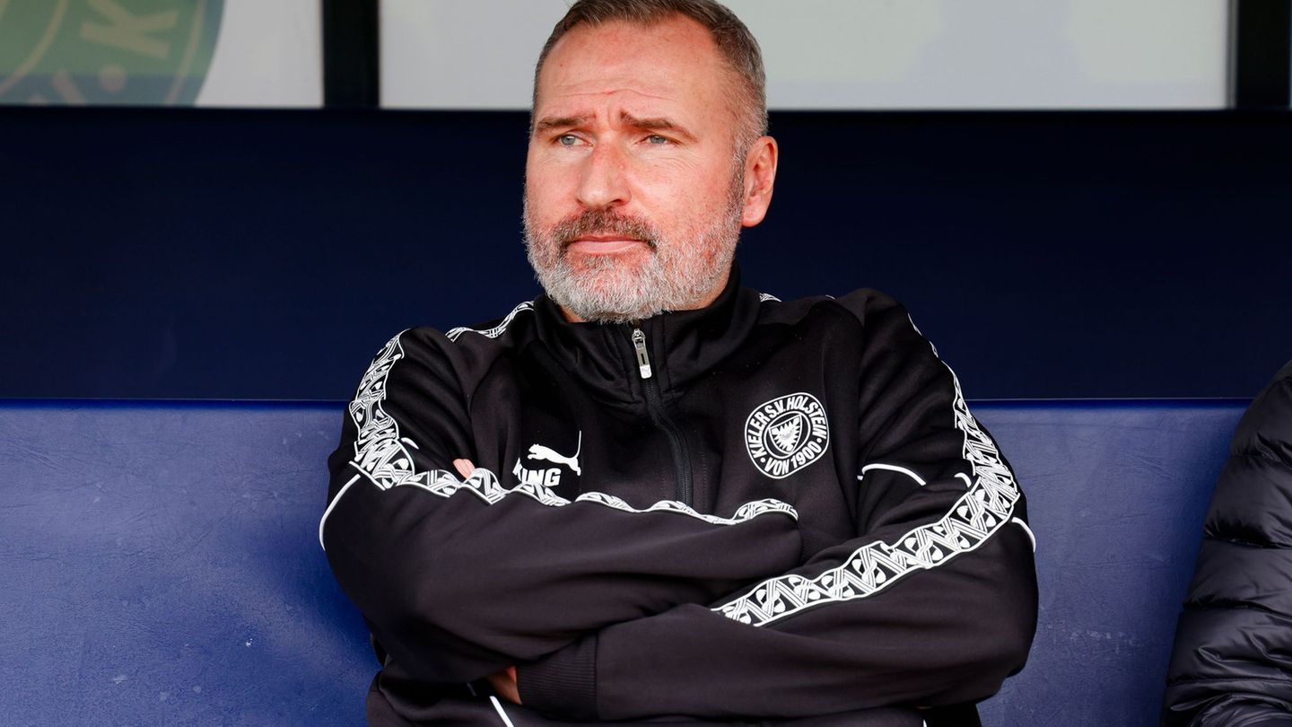 Kiels Trainer Tim Walter bei seinem Einstand als Coach der Zweitligisten. Foto: Frank Molter/dpa