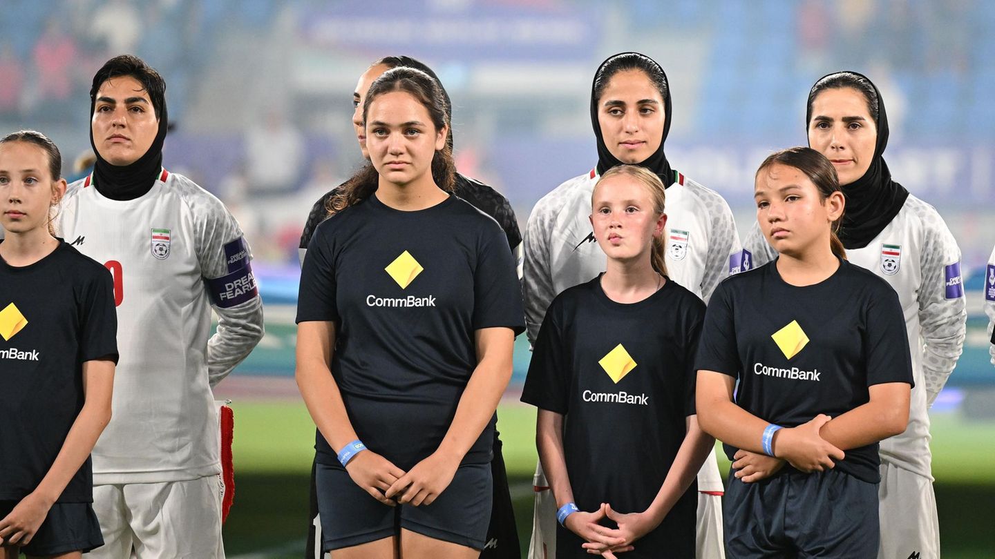 Stiller Protest: Irans Fußballerinnen boykottieren eigene Hymne beim Asien-Cup