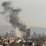 Ein von einer Rakete getroffenes Gebäude