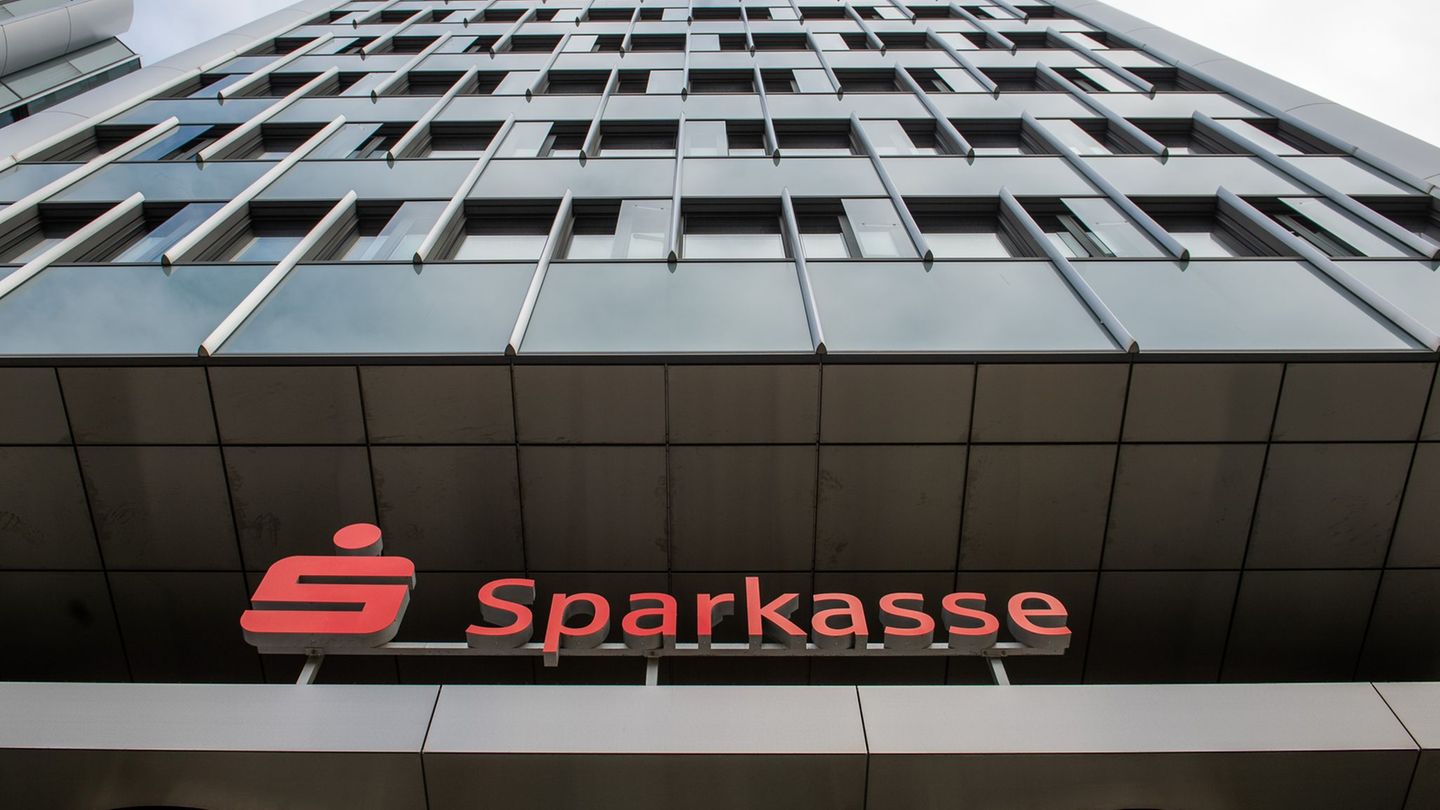 Die Sparkasse in Niedersachsen konnten 2025 bei Kreditvergabe und Kundeneinlagen zulegen. (Archivbild) Foto: Lucas Bäuml/dpa