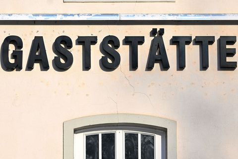 Weniger Kneipen, weniger Treffpunkte: Seit 2010 sank in Sachsen-Anhalt die Zahl der Gastronomiebetriebe deutlich. (Symbolbild) F