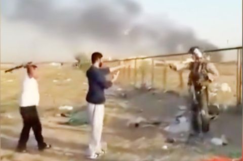 Zivilisten konfrontieren US-Pilot nach Kampfjet-Abschuss