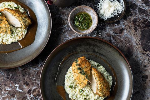 Hähnchenbrust auf Risotto angerichtet
