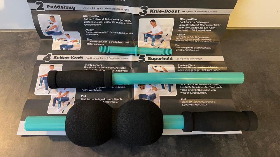 Der Lieferumfang von BackDani umfasst auch eine Anleitung für Übungen