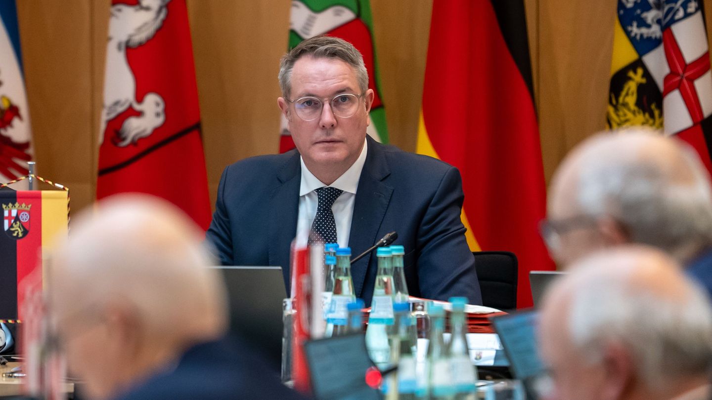 Der Vorsitzende der Ministerpräsidentenkonferenz, der Rheinland-Pfälzer Alexander Schweitzer (SPD), geht davon aus, dass die Kom