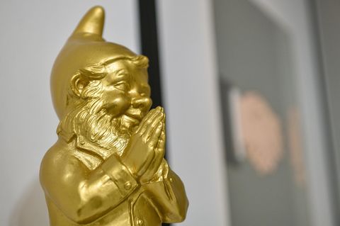 Dieser goldene Gartenzwerg ist unbescholten – bei einigen seiner Kollegen war das gerade anders