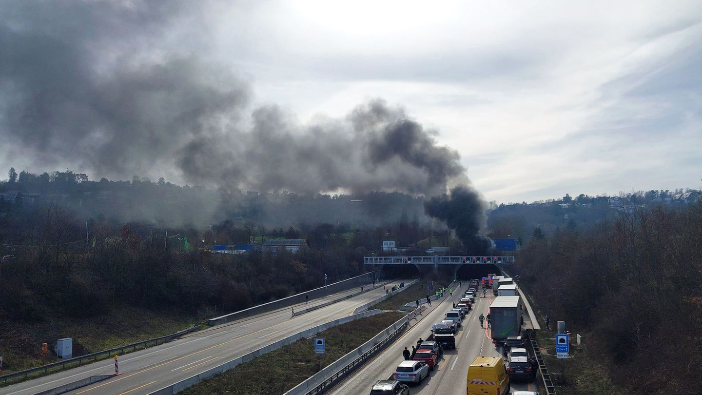 Tunnelbrand: Feuer in Autobahn-Tunnel entlang der A81