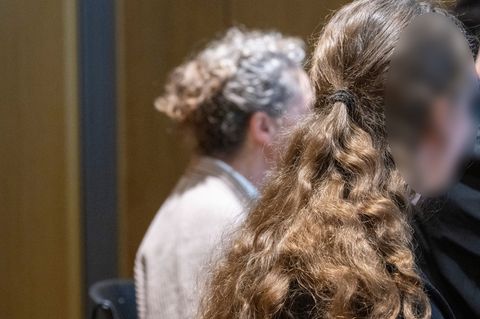 Mutter und Großmutter müssen sich nach einer misslungenen Hausgeburt vor Gericht verantworten. Foto: Stefan Puchner/dpa