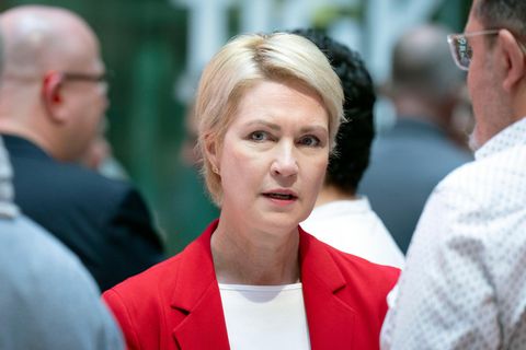 SPD-Ministerpräsidentin Manuela Schwesig ist um die möglichen Folgen für Energiepreise besorgt