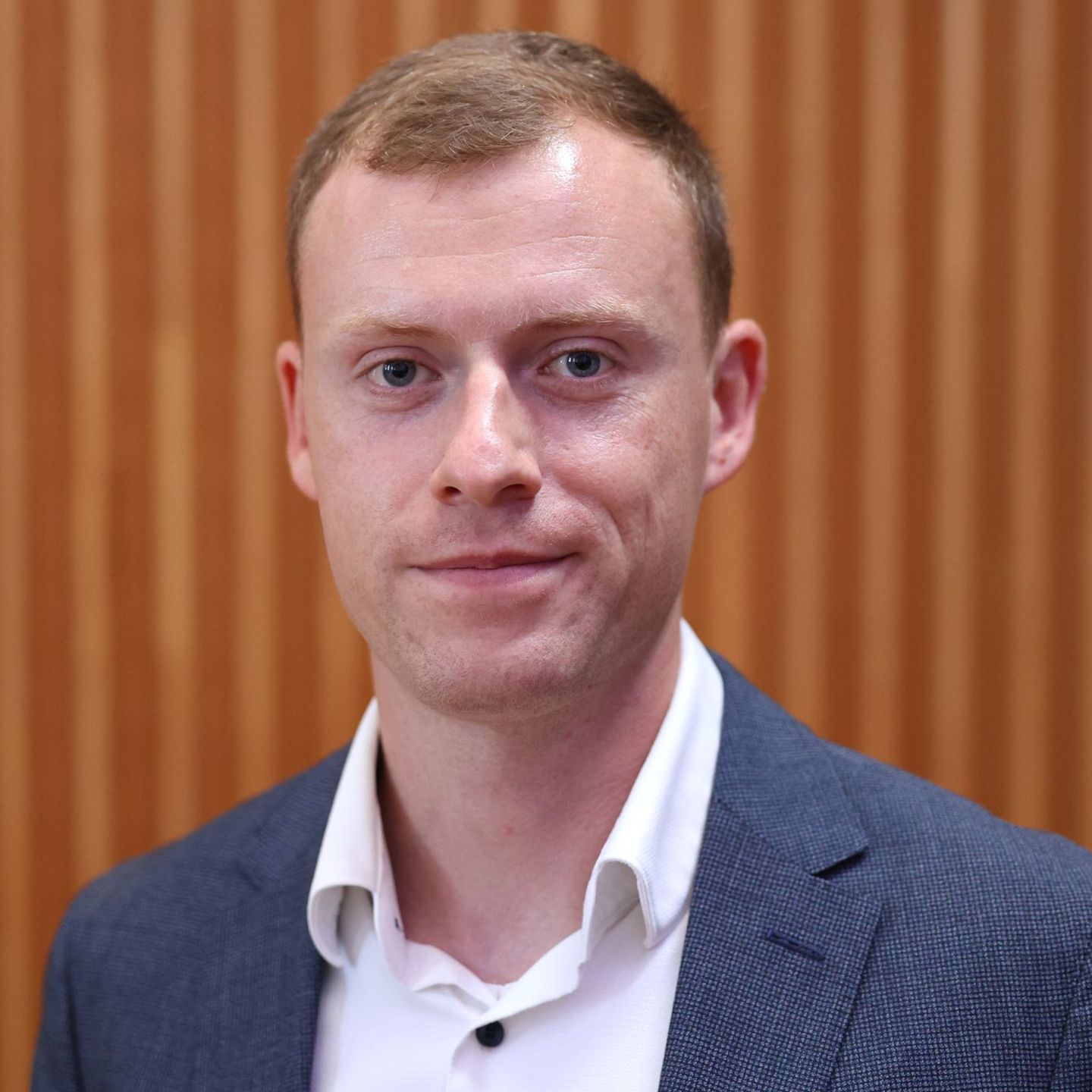 Der AfD-Bundestagsabgeordneten Jan Wenzel Schmidt muss im Zusammenhang mit der Vetternwirtschaftsdebatte die AfD-Fraktion verlas