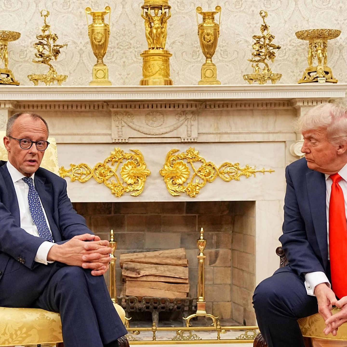 Der Besuch von Bundeskanzler Friedrich Merz (l.) bei US-Präsident Donald Trump dürfte wohl kaum so entspannt laufen wie dieser im Juni 2025