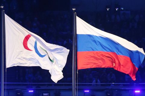 Russland darf bei den Paralympics in Italien wieder unter seiner Nationalflagge starten. Foto: Sergei Chirikov/EPA/dpa