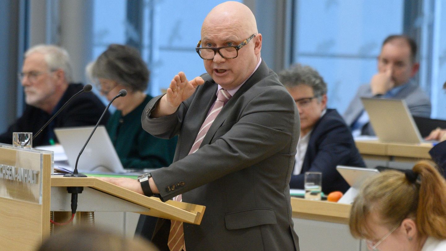 AfD-Co-Fraktionschef Oliver Kirchner wies die Vorwürfe zurück. Foto: Klaus-Dietmar Gabbert/dpa