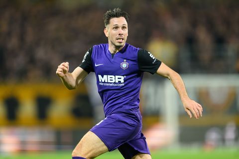 Marcel Bär erzielt in München ein Tor für Aue. (Archivbild) Foto: Robert Michael/dpa