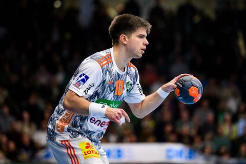 Renars Uscins und die TSV Hannover-Burgdorf absolvierten das Rückspiel gegen Schaffhausen. (Archivbild) Foto: Tom Weller/dpa