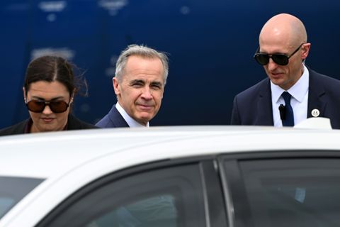 Carney (m.) bei seiner Ankunft in Sydney