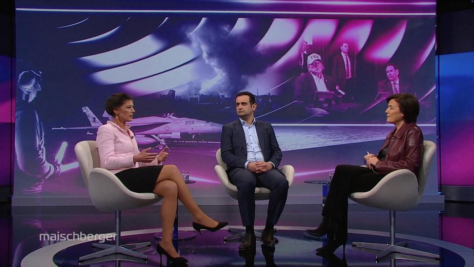 BSW-Gründerin Sahra Wagenknecht und FDP-Generalsekretär Bijan Djir-Sarai sitzen nebeneinander bei Maischberger