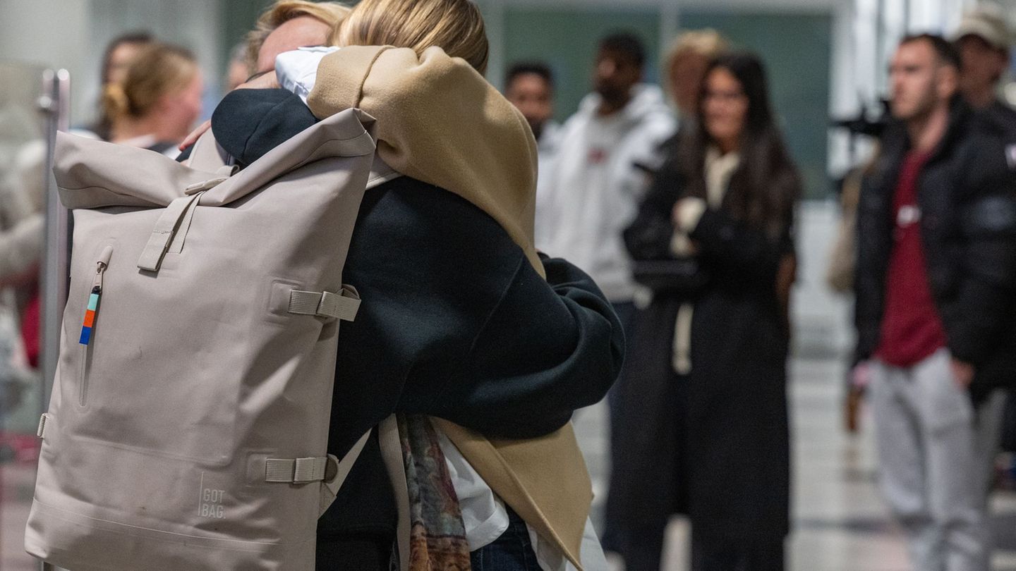 Iran-Konflikt: Dubai-Rückkehrer: "Wussten nicht, ob wir wieder rauskommen"