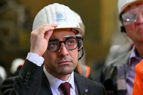 EU-Kommissar Séjourné 2025 bei einem Thyssenkrupp-Besuch