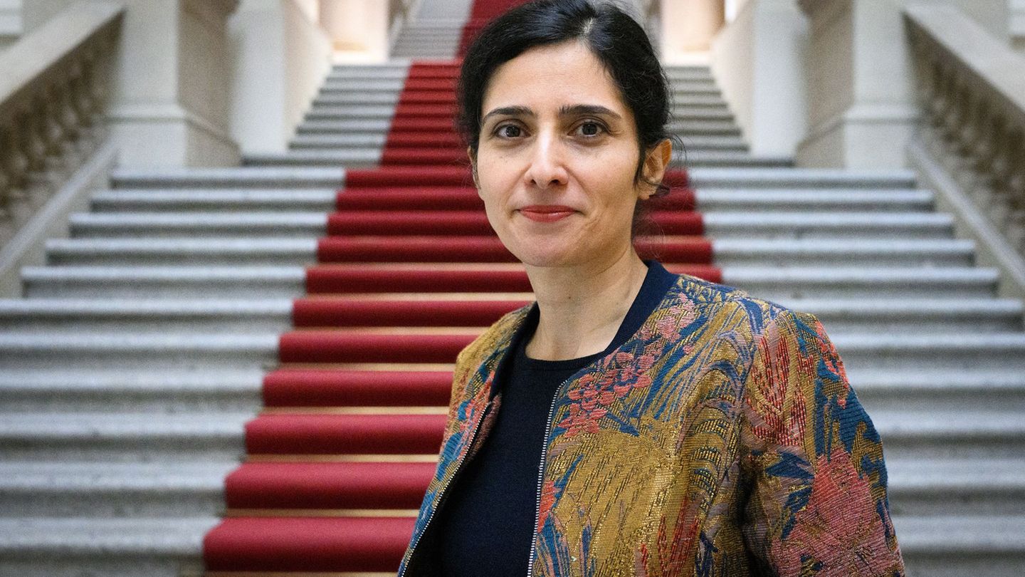 Grünen-Abgeordnete Bahar Haghanipour wünscht sich Freiheit für den Iran. (Archivbild) Foto: Bernd von Jutrczenka/dpa
