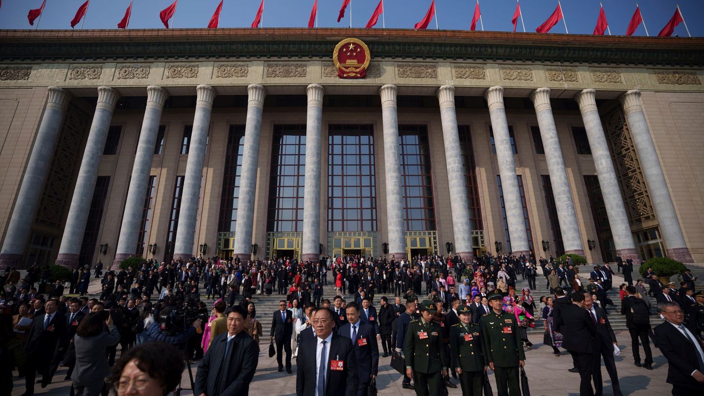 Beim Nationalen Volkskongress wird der Fünfjahresplan vorgestellt. (Symbolbild) Foto: Vincent Thian/AP/dpa