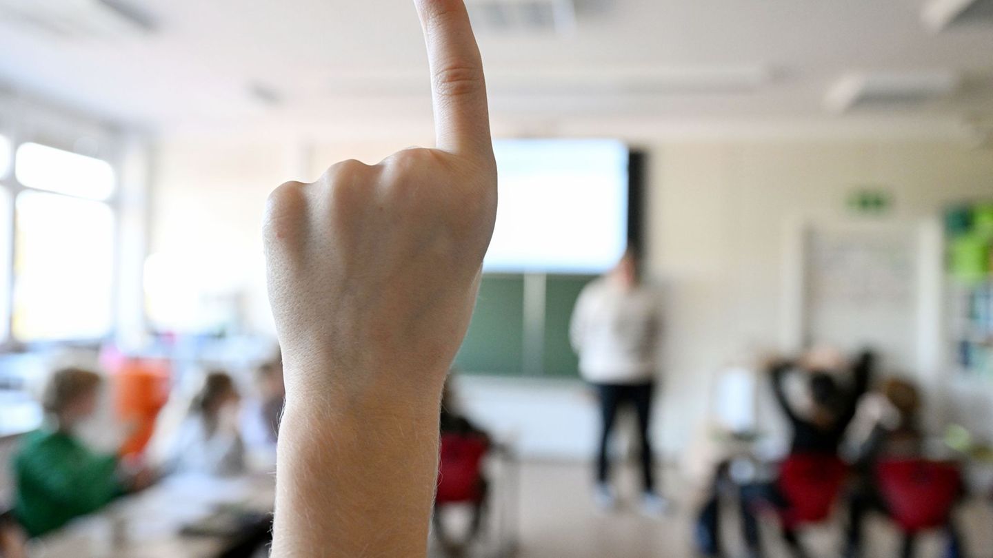 Politikunterricht gehört schon in die Grundschule: Das sagt der Oldenburger Politikprofessor Tonio Oeftering. (Symbolbild) Foto: