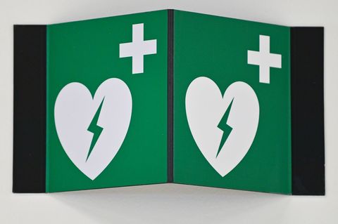 Gut ein Drittel aller Todesfälle bei Frauen waren im Jahr 2024 auf Erkrankungen des Herz-Kreislaufsystems zurückzuführen. (Symbo