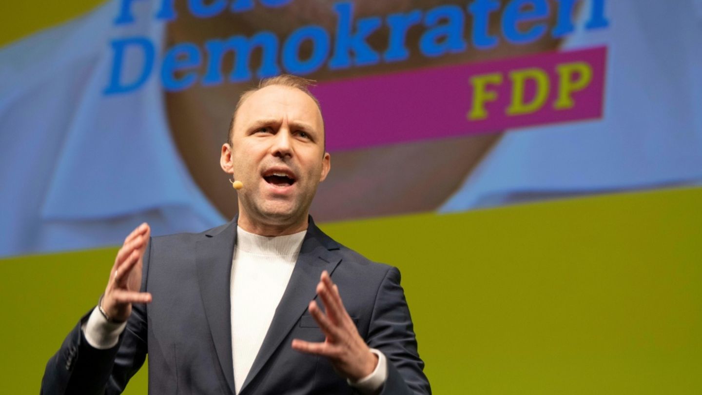 Berlin: Stellvertretender FDP-Chef tritt aus Partei aus und will CDU unterstützen