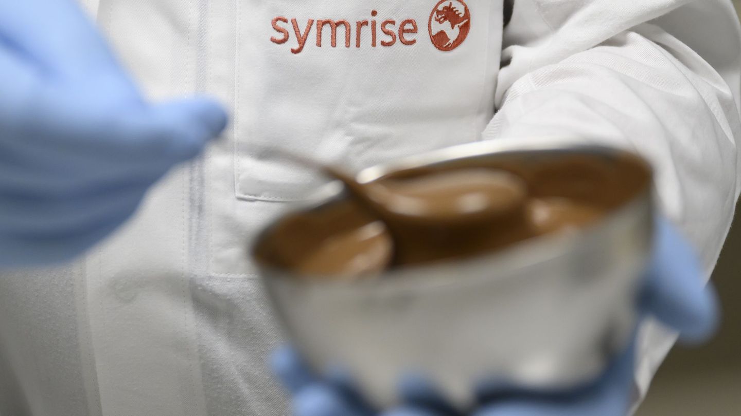 Symrise stellt etwa Aromen für Kaugummis und Weingummis her. (Symbolbild) Foto: Swen Pförtner/dpa