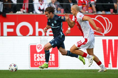 Sigurd Haugen (l) markierte gegen Aue das Siegtor. (Archivbild) Foto: Christoph Reichwein/dpa
