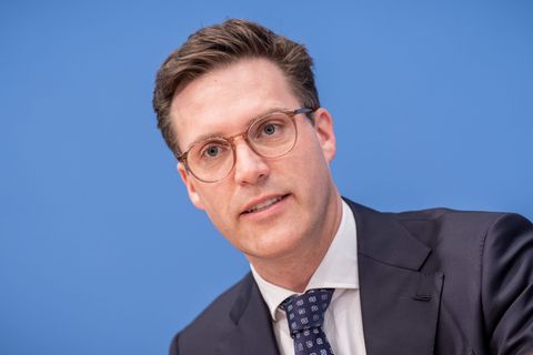 Schadet ein etwa acht Jahre altes Interview dem CDU-Spitzenkandidaten Manuel Hagel vor der Landtagswahl in Baden-Württemberg? (A