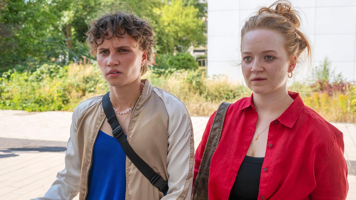 Lara Becker (Luna Jordan) und Dania (Nicola Magdalena Lüders) in „Polizeiruf 110: Your Body, My Choice“