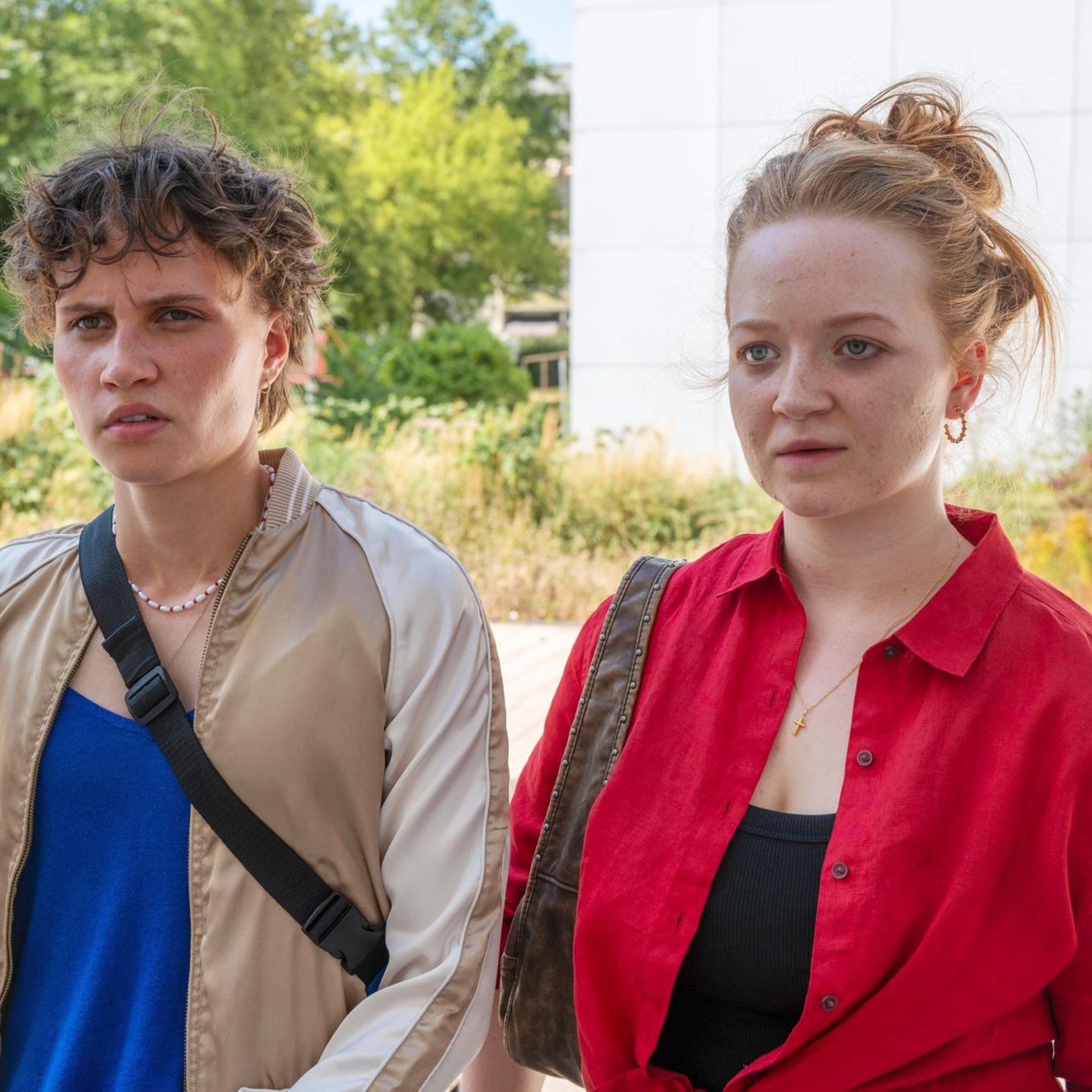 Lara Becker (Luna Jordan) und Dania (Nicola Magdalena Lüders) in „Polizeiruf 110: Your Body, My Choice“