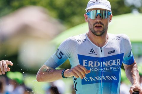 Patrick Lange will in Roth auch die 2:30-Stunden-Marke beim Laufen knacken. (Archivbild) Foto: Daniel Karmann/dpa