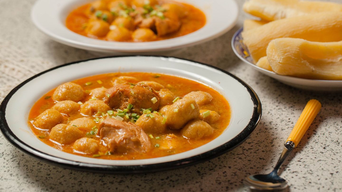 Die Maisbällchen in der paraguayischen Vori-Vori-Suppe verleihen ihr eine angenehme feste Konsistenz.