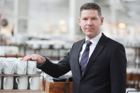 Geschäftsführer Daniel Jeschonowski steckt mit der Porzellanmanufaktur Kahla in finanziellen Schwierigkeiten. (Archivbild) Foto: