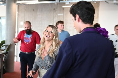 Sängerin Beatrice Egli mit den GNTM-Kandidaten