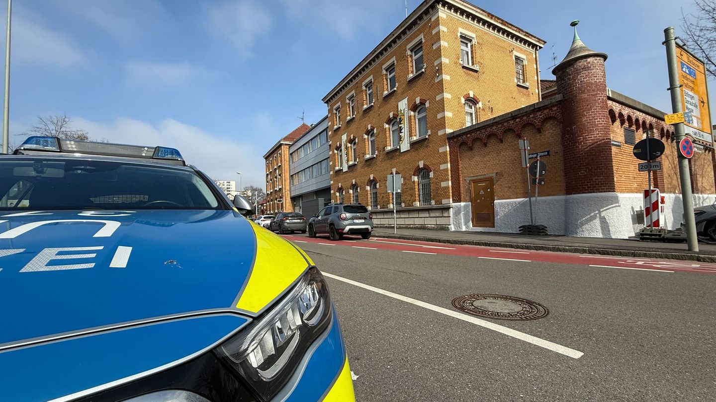 Drei Menschen erlitten Rauchvergiftungen. Foto: Nico Pointner/dpa