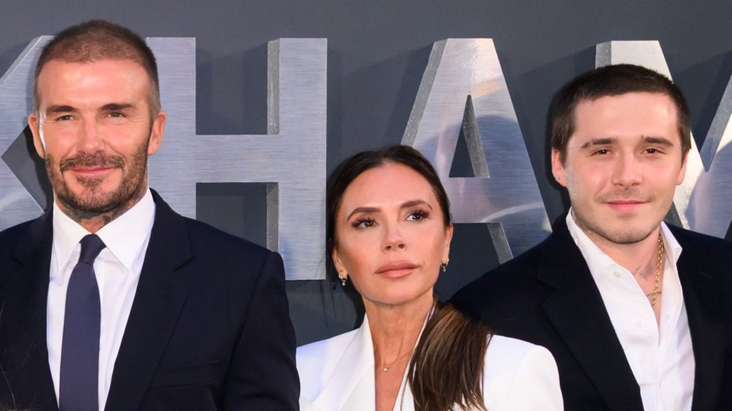 Können David Beckham, Ehefrau Victoria Beckham und Sohnemann Brooklyn Beckham (r.) ihren öffentlichen Streit überwinden?