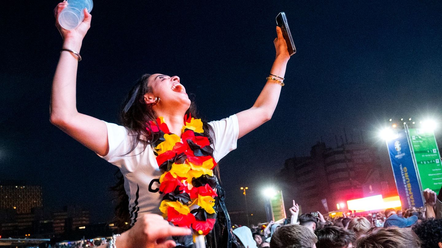 Während der Fußball-EM 2024 wurden auf dem Heiligengeistfeld rauschende Partys gefeiert. (Archivbild) Foto: Daniel Bockwoldt/dpa