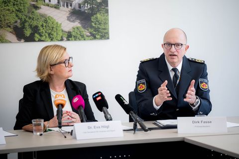 Bremens Innensenatorin Eva Högl (SPD) und Bremens Polizeipräsident Dirk Fasse gaben einen Einblick in die Arbeit der Polizei. Fo